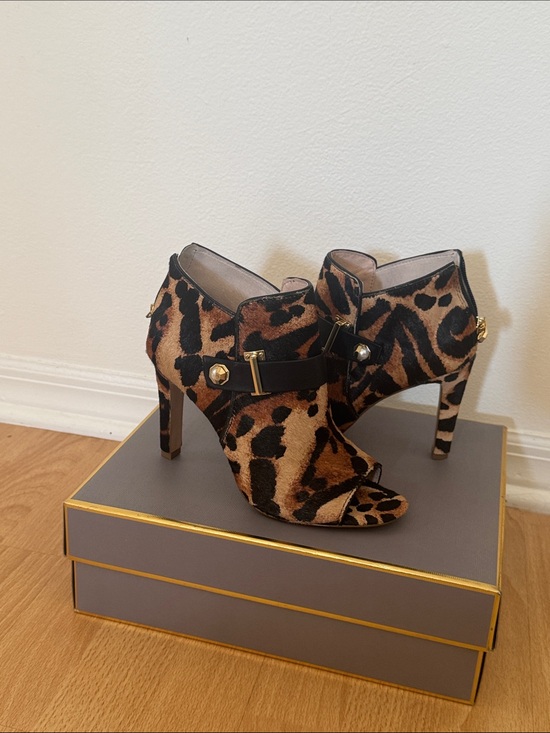 Louise et Cie Shoes - Louise et Cie Leopard Print Open-Toe Stiletto Booties